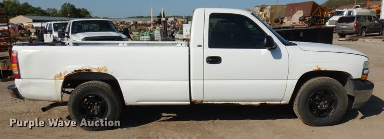 image for item JQ9194 2002 Chevrolet Silverado 1500  pickup truck