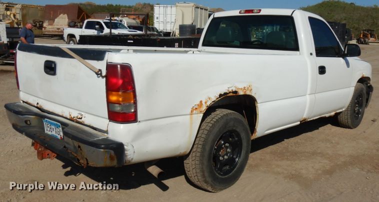 image for item JQ9194 2002 Chevrolet Silverado 1500  pickup truck