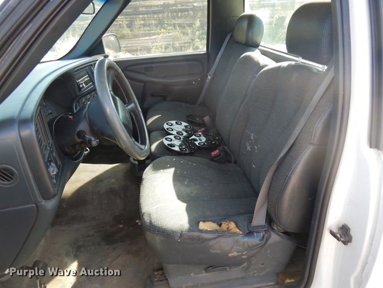 image for item JQ9194 2002 Chevrolet Silverado 1500  pickup truck