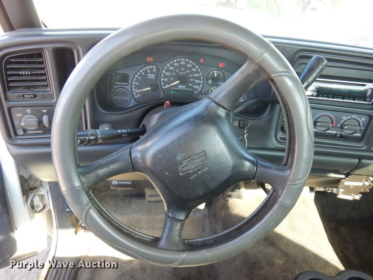 image for item JQ9194 2002 Chevrolet Silverado 1500  pickup truck