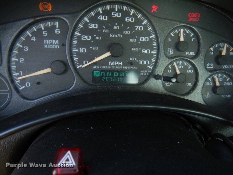 image for item JQ9194 2002 Chevrolet Silverado 1500  pickup truck