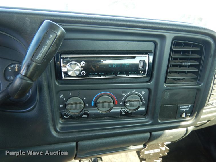 image for item JQ9194 2002 Chevrolet Silverado 1500  pickup truck