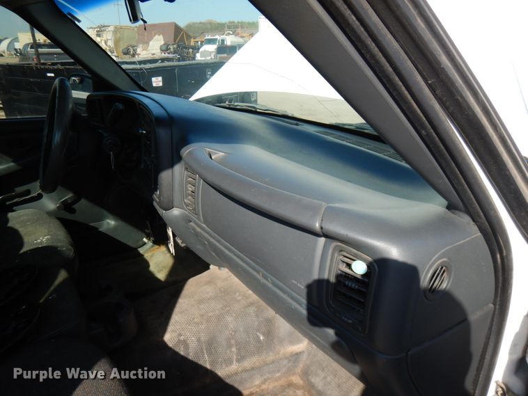 image for item JQ9194 2002 Chevrolet Silverado 1500  pickup truck