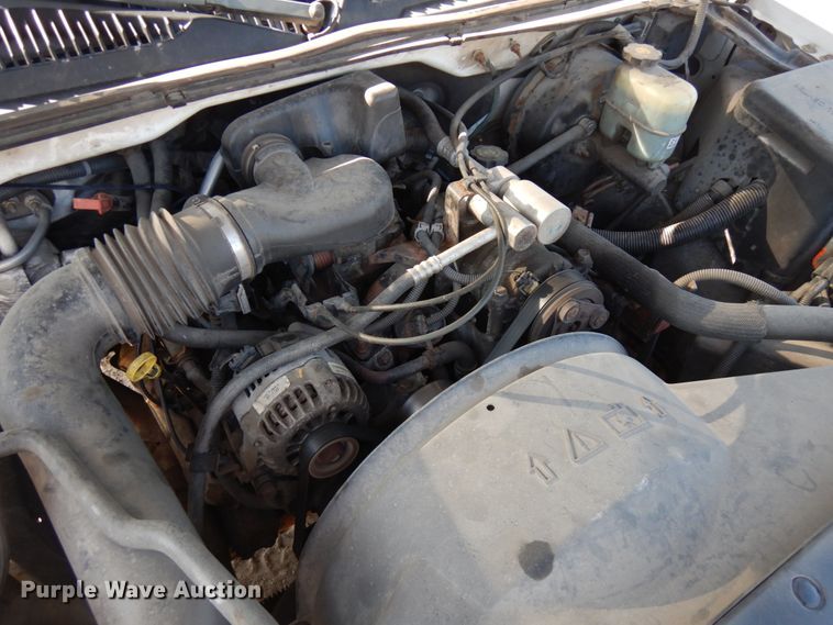 image for item JQ9194 2002 Chevrolet Silverado 1500  pickup truck