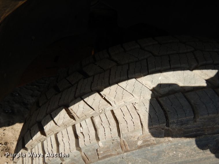 image for item JQ9194 2002 Chevrolet Silverado 1500  pickup truck