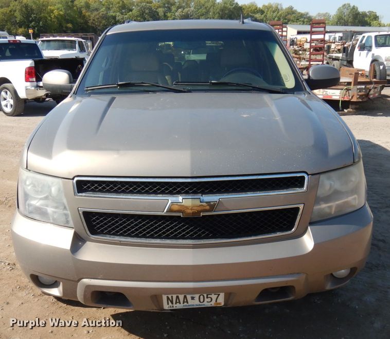 image for item JQ9195 2007 Chevrolet Suburban LT  SUV