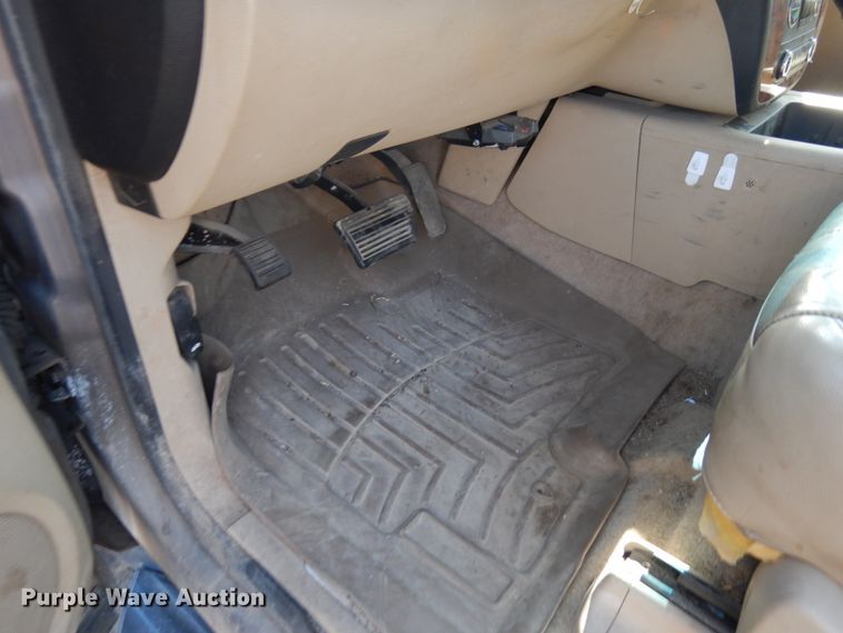 image for item JQ9195 2007 Chevrolet Suburban LT  SUV