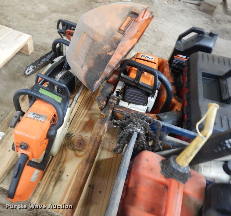 image for item JQ9360 (4) chainsaws