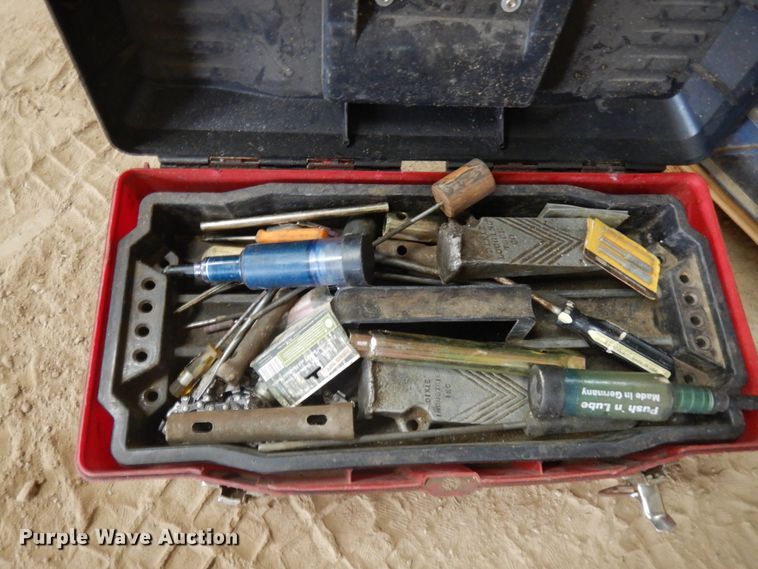 image for item JQ9360 (4) chainsaws