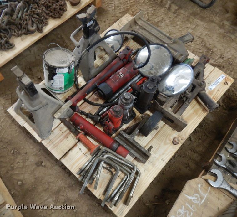 image for item JQ9368 Tools