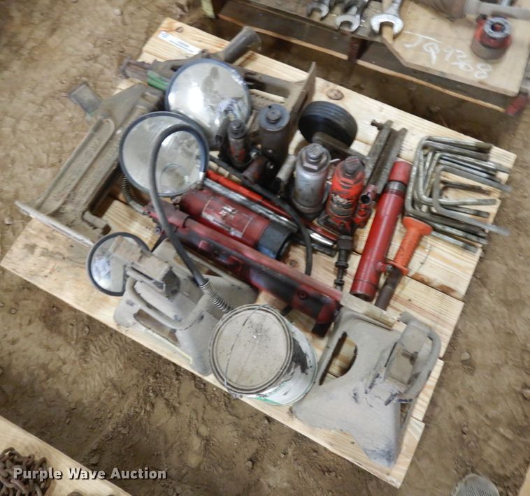 image for item JQ9368 Tools