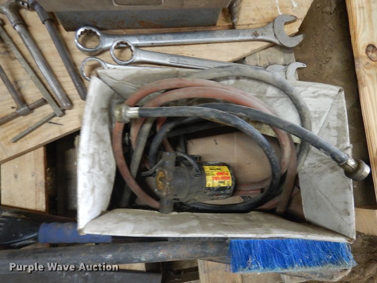 image for item JQ9368 Tools