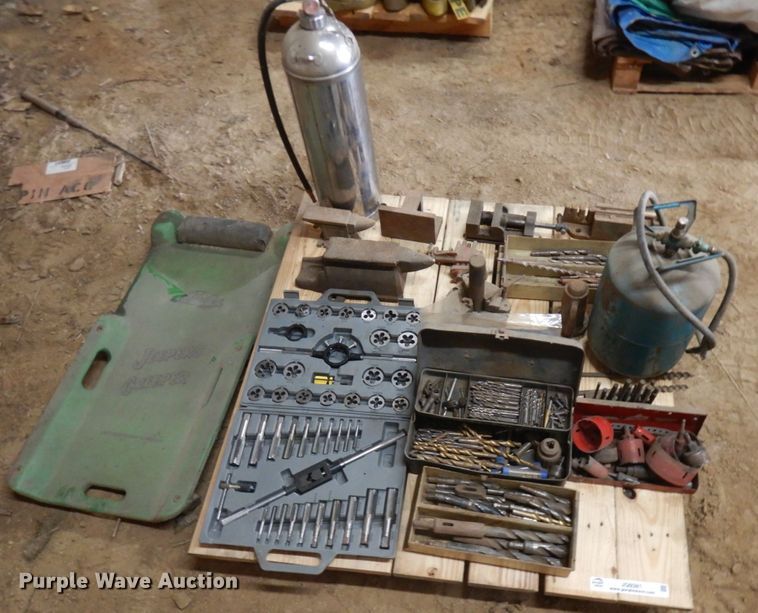 image for item JQ9381 Tools