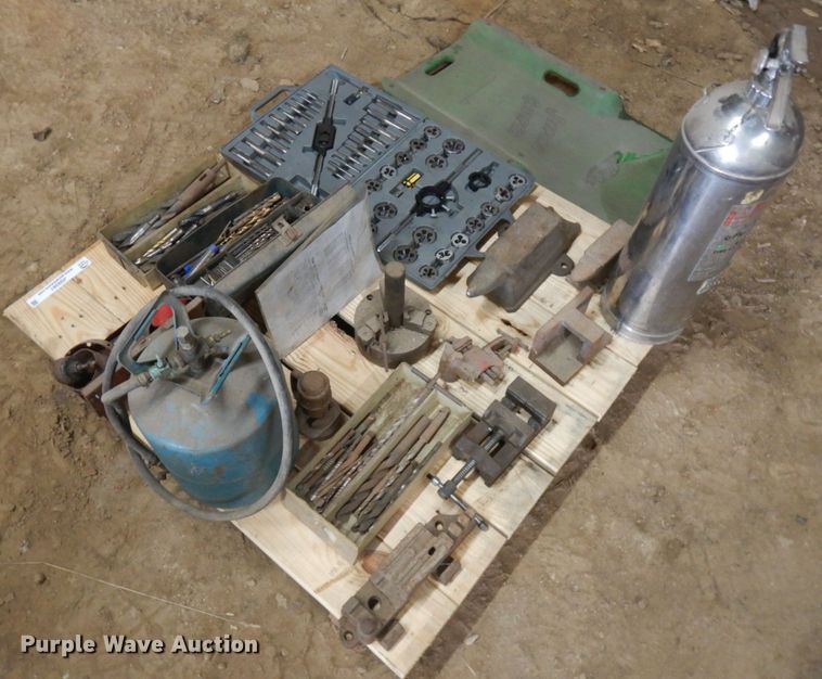 image for item JQ9381 Tools