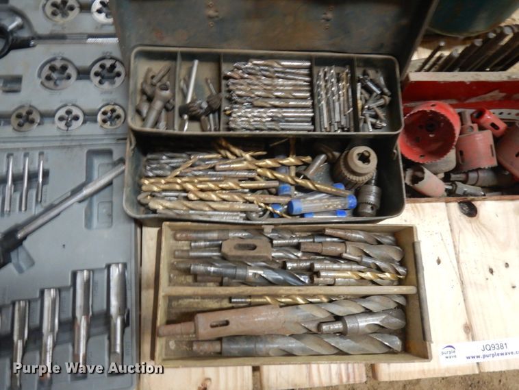 image for item JQ9381 Tools