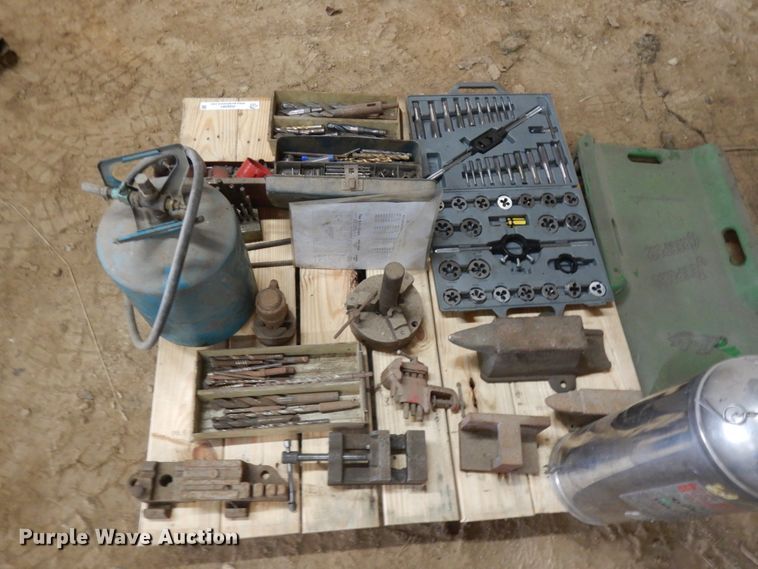 image for item JQ9381 Tools