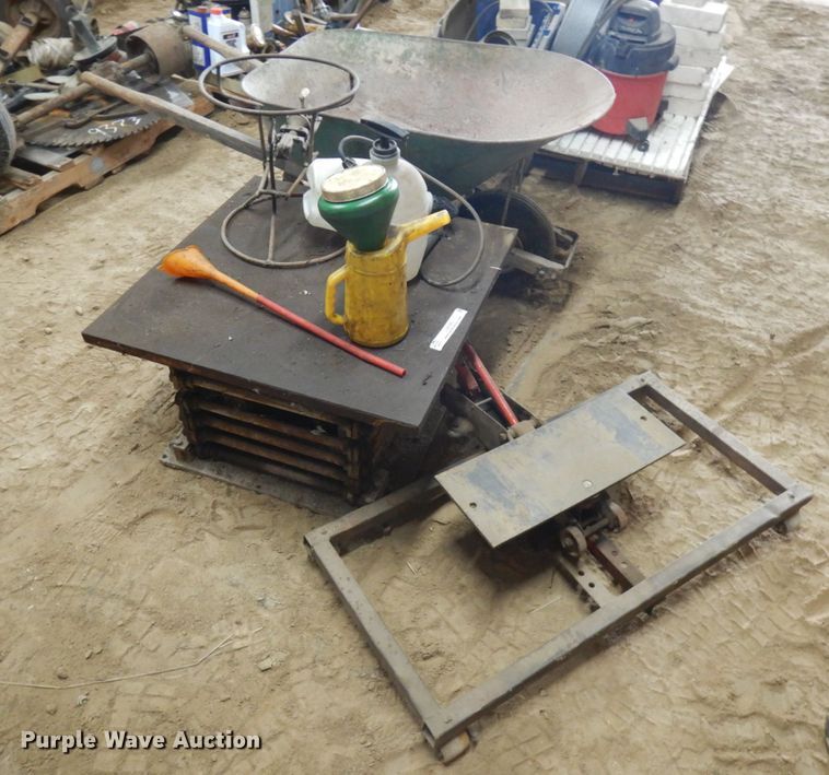 image for item JQ9382 Tools