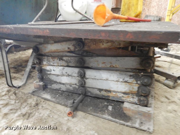 image for item JQ9382 Tools