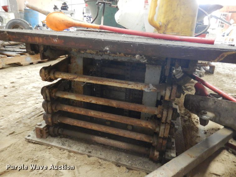 image for item JQ9382 Tools