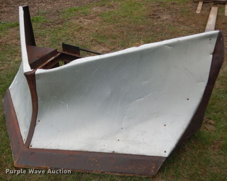 image for item JQ9389 80" W skid steer V-plow