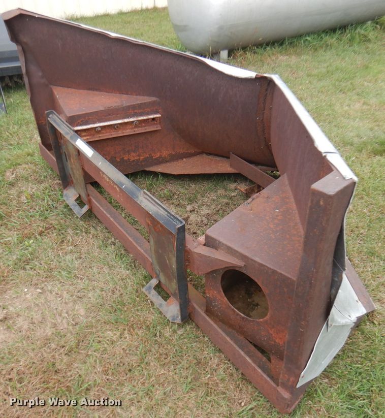 image for item JQ9389 80" W skid steer V-plow