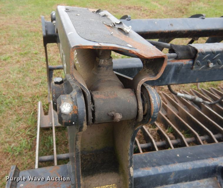 image for item JQ9390 Notch  68GRB 68"W skid steer grapple