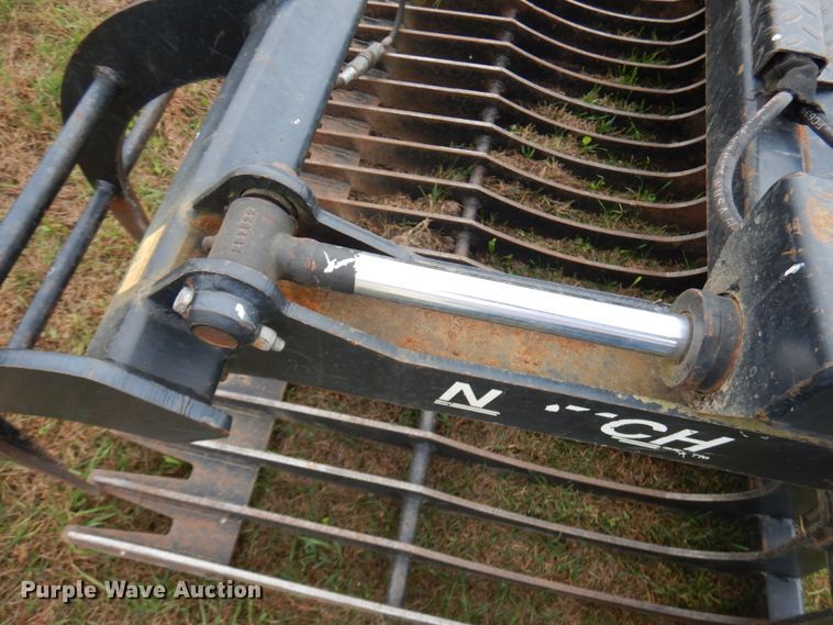 image for item JQ9390 Notch  68GRB 68"W skid steer grapple