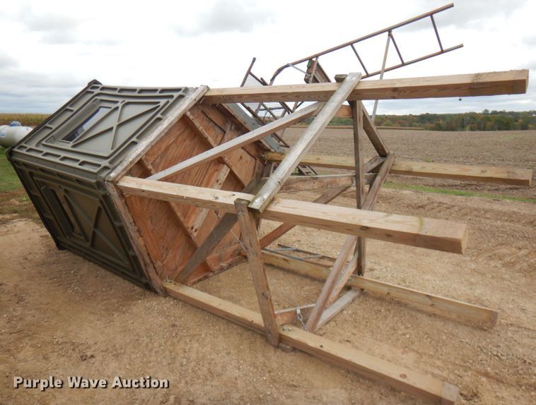 image for item JQ9397 Terrain  hunting stand