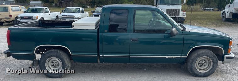 image for item JQ9411 1998 Chevrolet Silverado 1500  Ext. Cab pickup truck