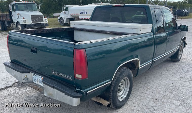 image for item JQ9411 1998 Chevrolet Silverado 1500  Ext. Cab pickup truck
