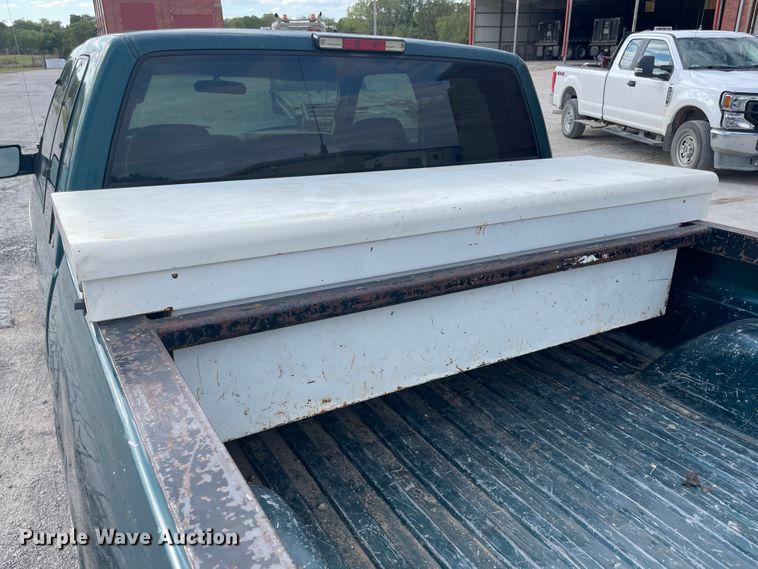 image for item JQ9411 1998 Chevrolet Silverado 1500  Ext. Cab pickup truck