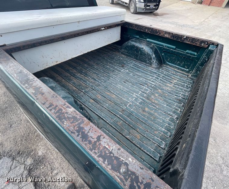 image for item JQ9411 1998 Chevrolet Silverado 1500  Ext. Cab pickup truck