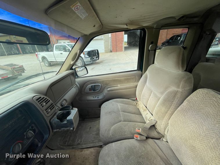 image for item JQ9411 1998 Chevrolet Silverado 1500  Ext. Cab pickup truck