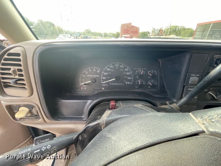 image for item JQ9411 1998 Chevrolet Silverado 1500  Ext. Cab pickup truck