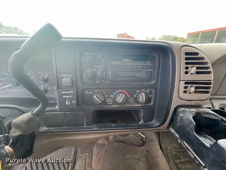 image for item JQ9411 1998 Chevrolet Silverado 1500  Ext. Cab pickup truck