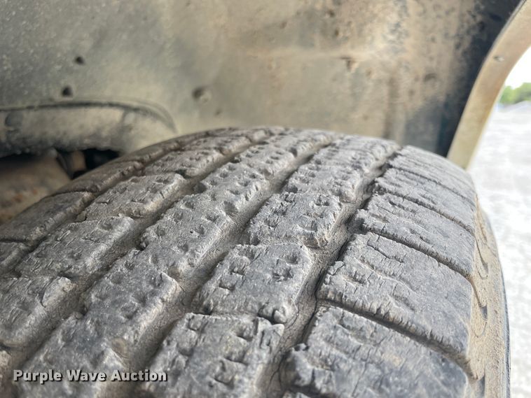 image for item JQ9411 1998 Chevrolet Silverado 1500  Ext. Cab pickup truck