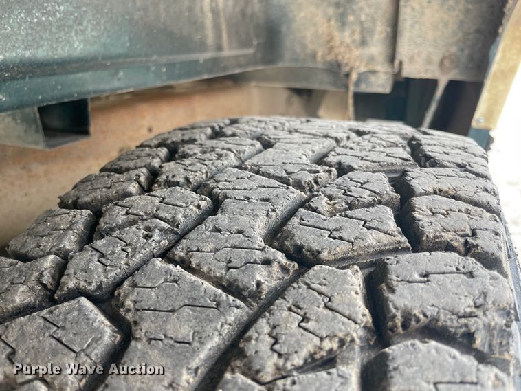 image for item JQ9411 1998 Chevrolet Silverado 1500  Ext. Cab pickup truck