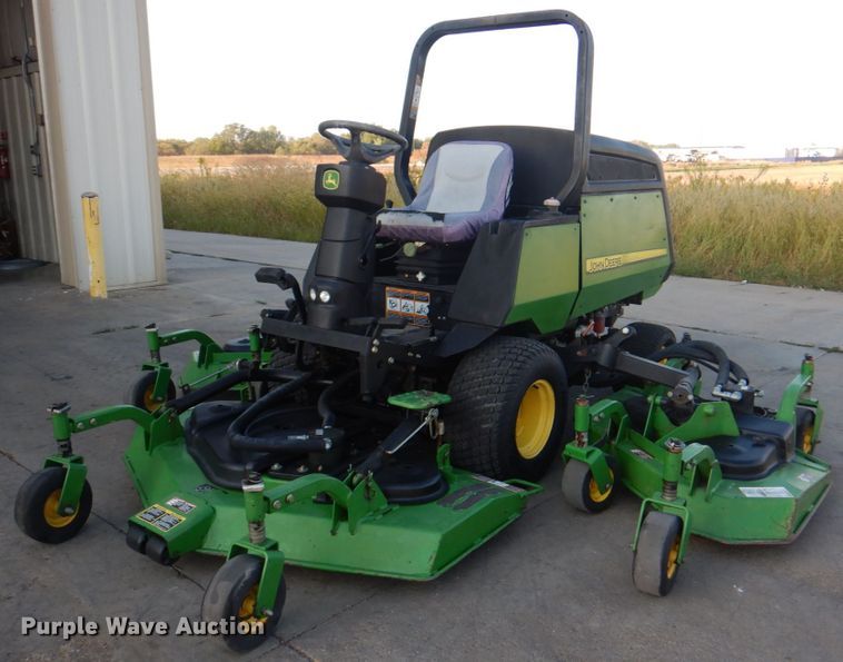 image for item JS9173 John Deere 1600  lawn mower