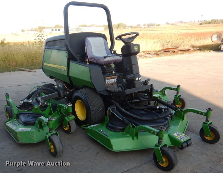 image for item JS9173 John Deere 1600  lawn mower