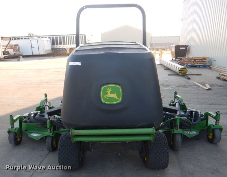 image for item JS9173 John Deere 1600  lawn mower