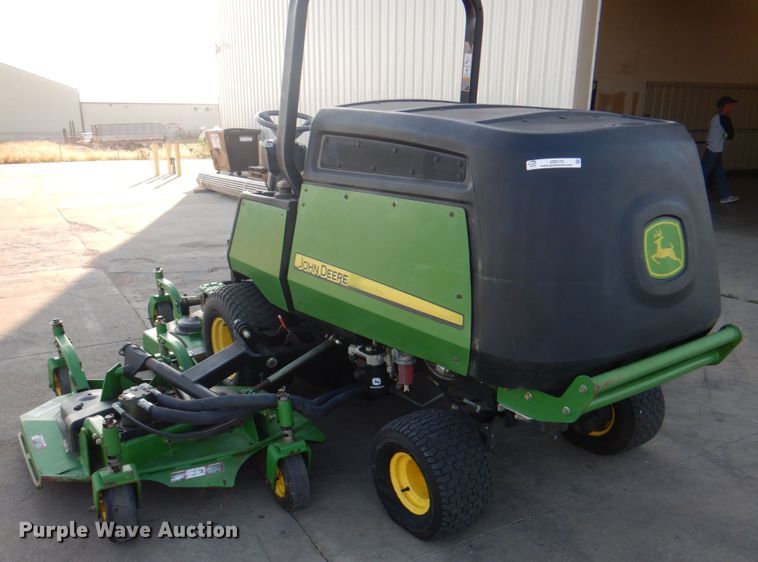 image for item JS9173 John Deere 1600  lawn mower