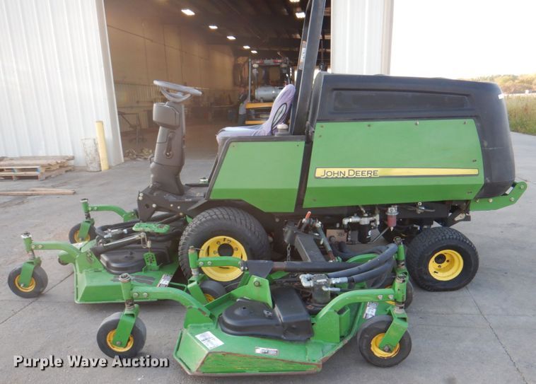 image for item JS9173 John Deere 1600  lawn mower