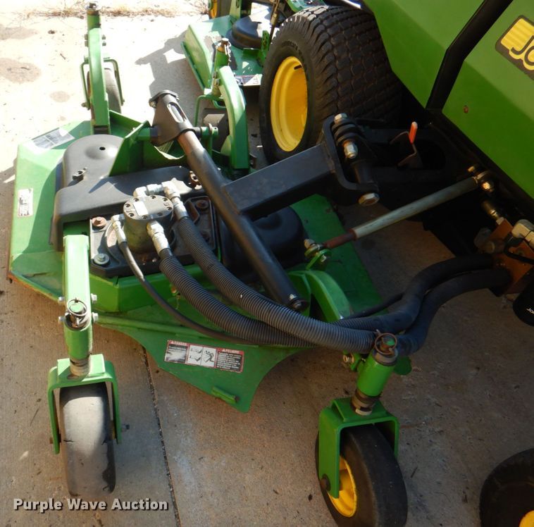 image for item JS9173 John Deere 1600  lawn mower