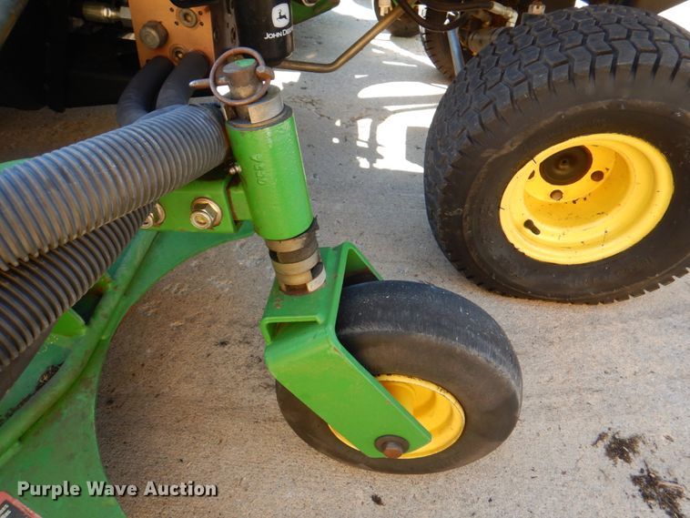 image for item JS9173 John Deere 1600  lawn mower