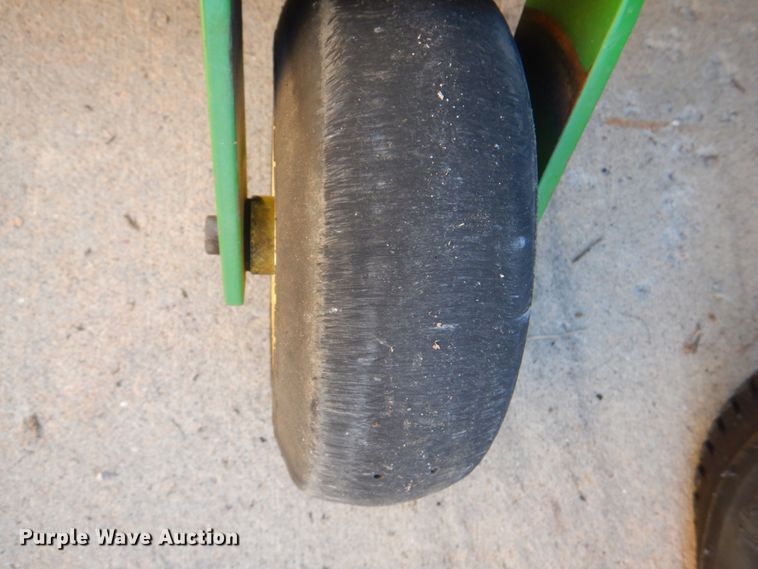 image for item JS9173 John Deere 1600  lawn mower