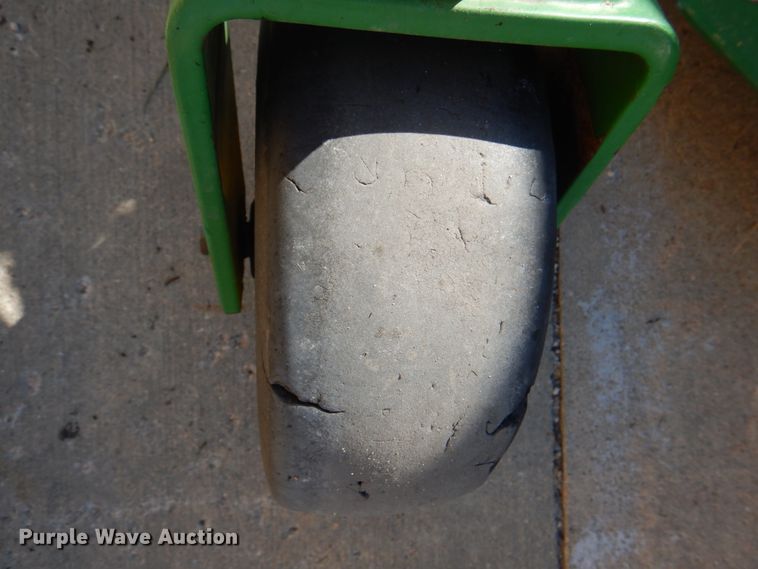 image for item JS9173 John Deere 1600  lawn mower