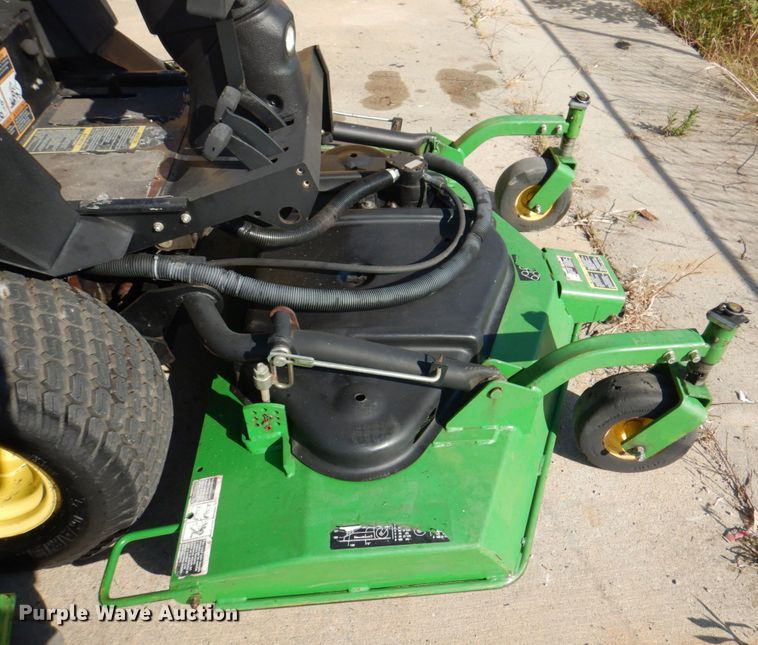image for item JS9173 John Deere 1600  lawn mower