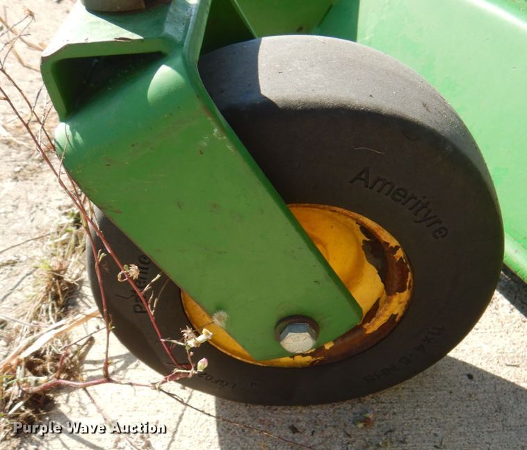 image for item JS9173 John Deere 1600  lawn mower