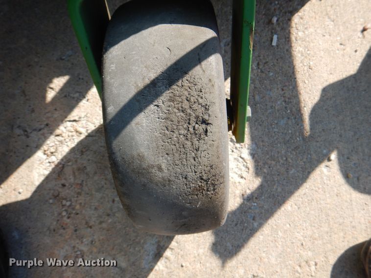 image for item JS9173 John Deere 1600  lawn mower