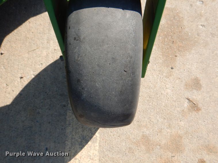 image for item JS9173 John Deere 1600  lawn mower